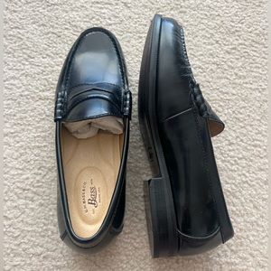 Brand new men’s bass loafers black